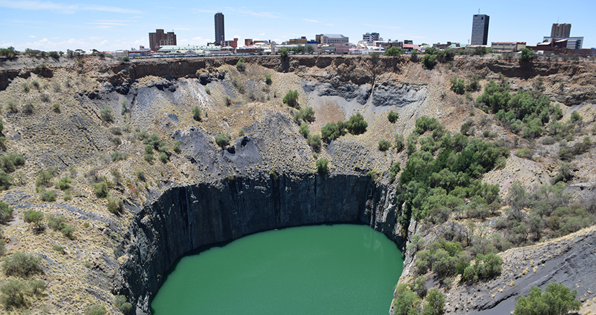 The big hole, Kimberley diamond mine