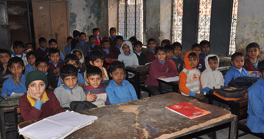 Pakistan - WASH in schools (source: Wikimedia Commons/ Jacques-Edouard Tiberghien)